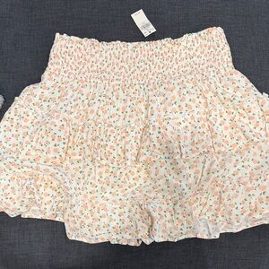 NWT Aerie Smocked Ruffle Mini Skirt with Peach Floral Print size medium